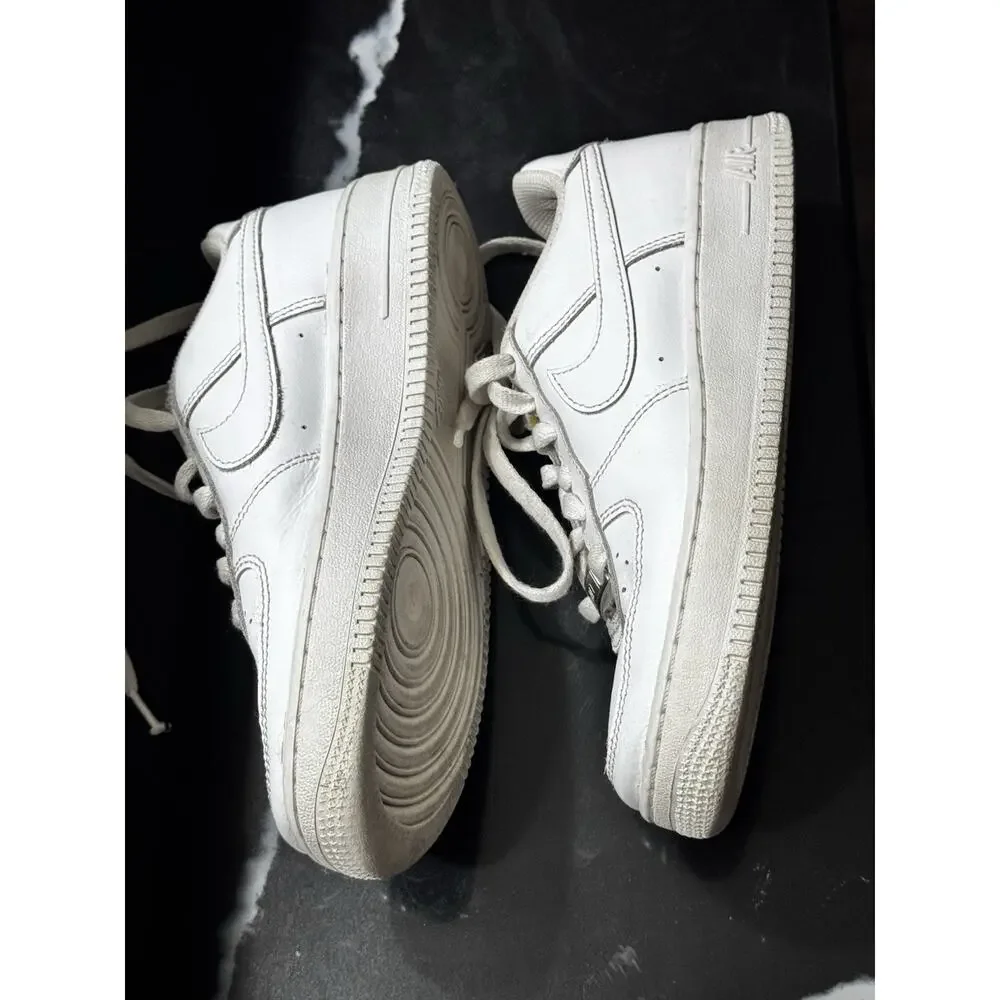Nike Air Force 1 Low (GS) Youth's Sz 4Y Sneakers Triple‎ White